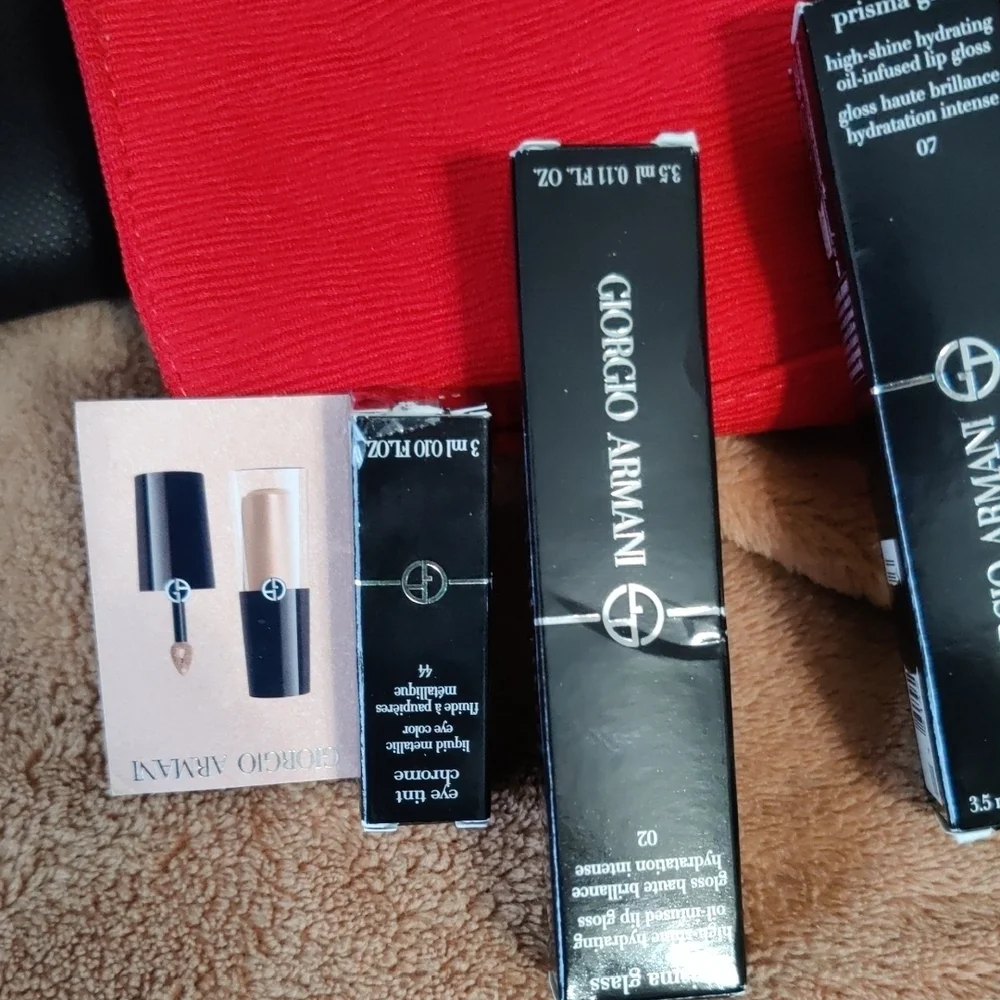 Giorgio Armani Red and Black Beauty Set 7inDx7.5inD - Picture 4 of 16